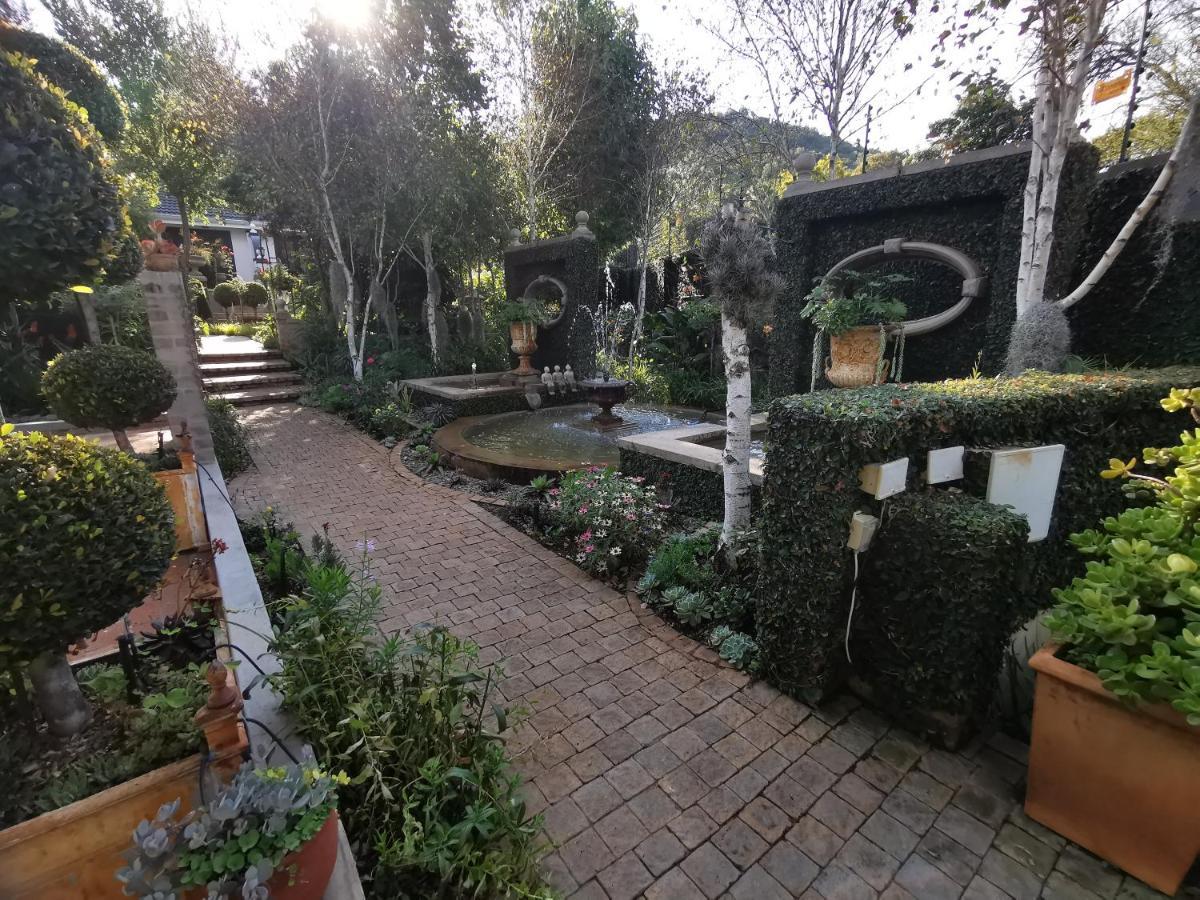 At 98 On Lynburn Guest House Pretoria-Noord Kültér fotó
