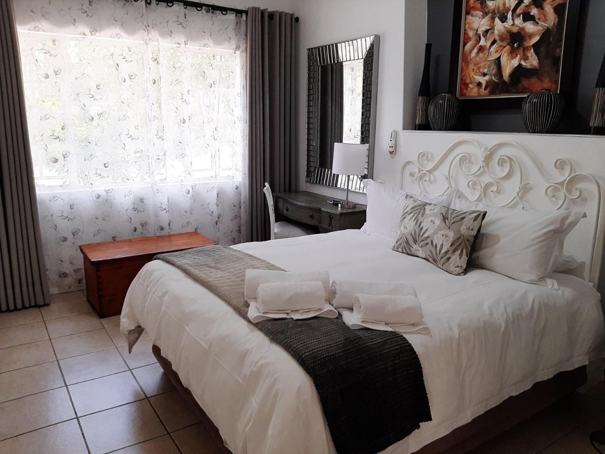 At 98 On Lynburn Guest House Pretoria-Noord Kültér fotó