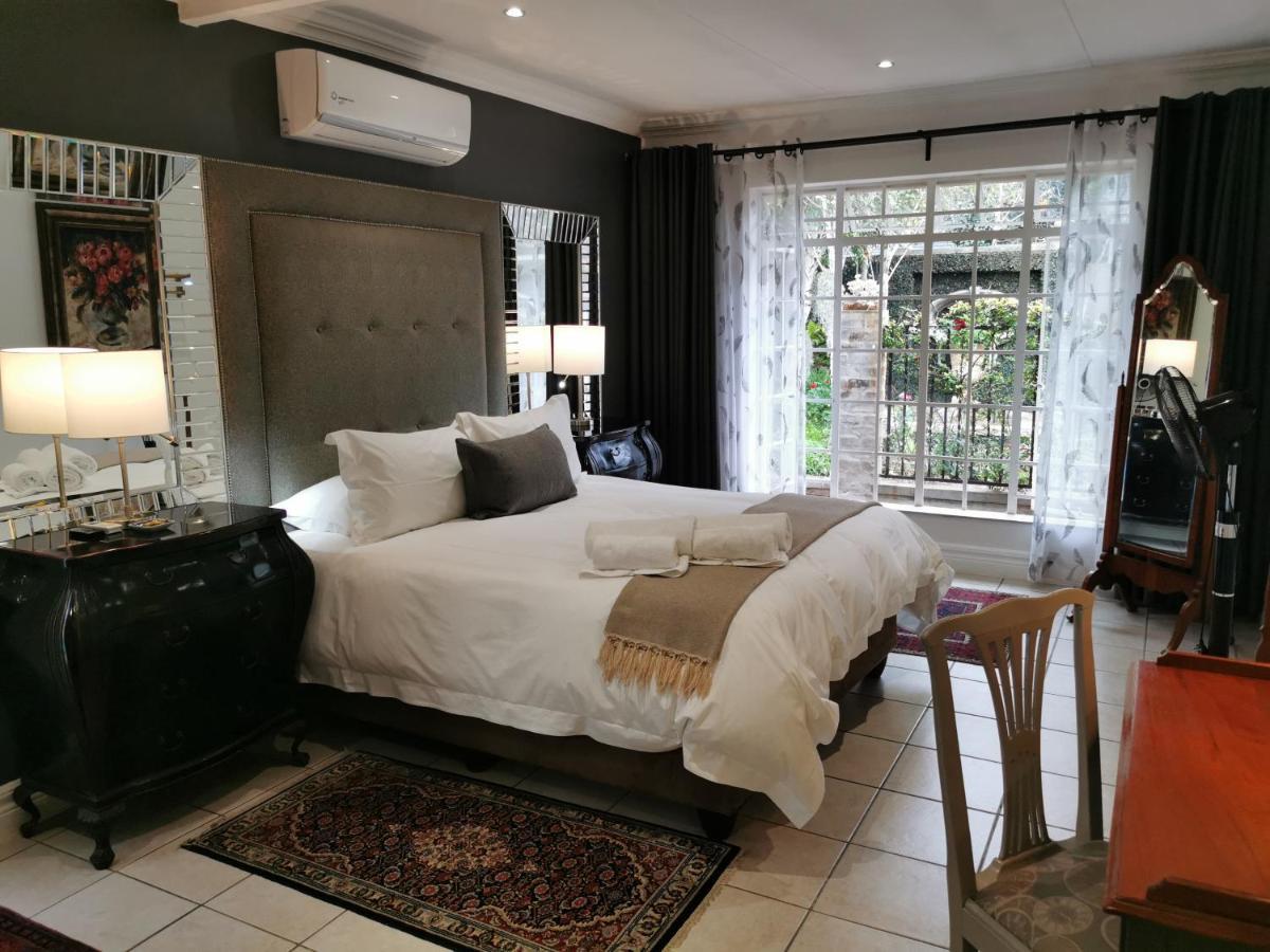 At 98 On Lynburn Guest House Pretoria-Noord Kültér fotó