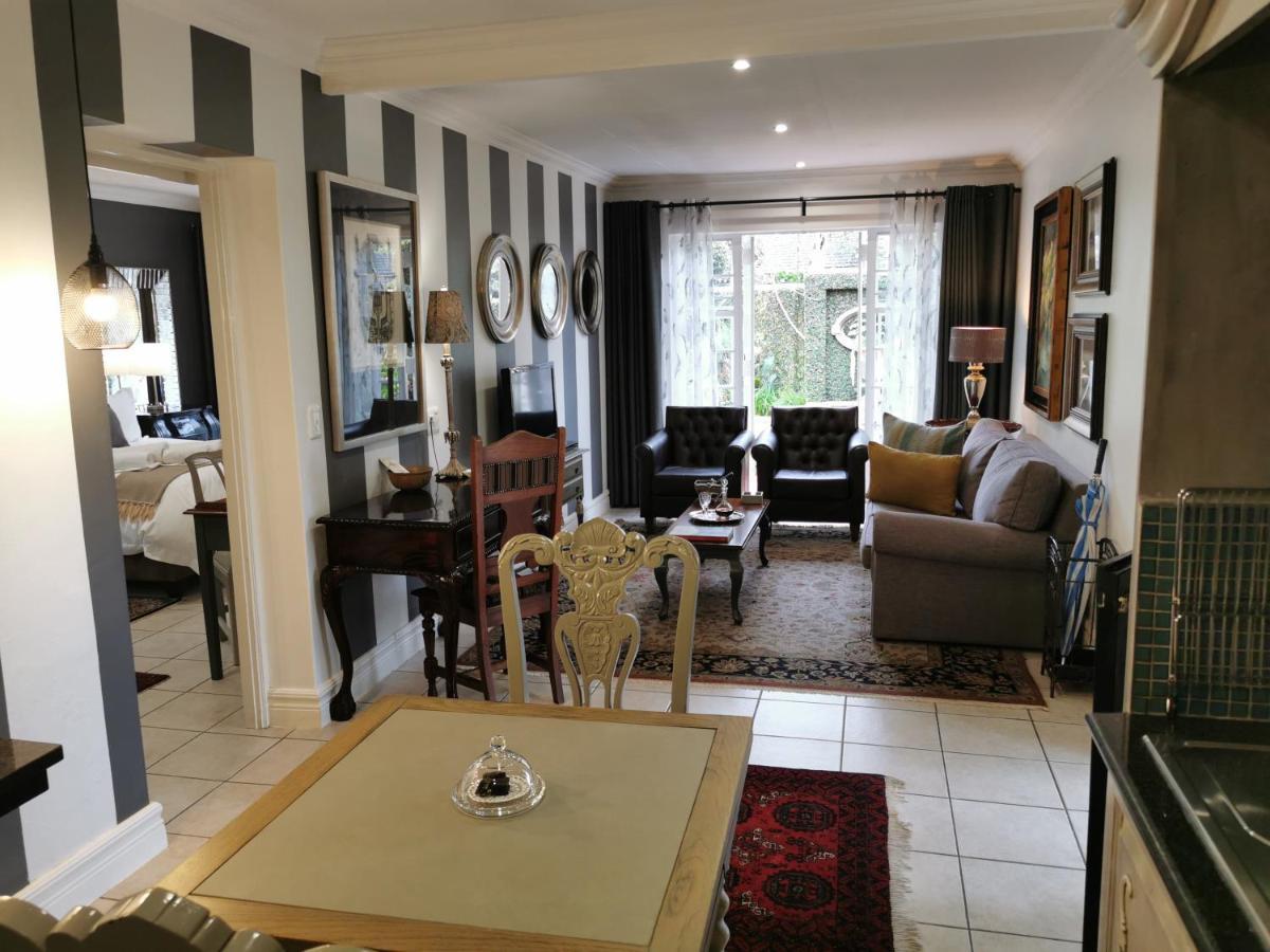 At 98 On Lynburn Guest House Pretoria-Noord Kültér fotó