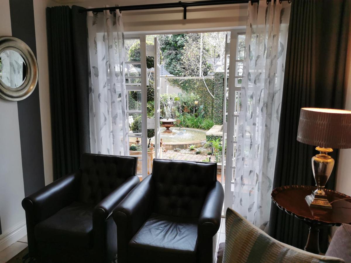 At 98 On Lynburn Guest House Pretoria-Noord Kültér fotó