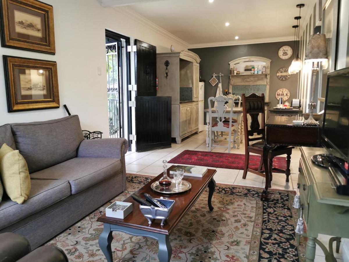 At 98 On Lynburn Guest House Pretoria-Noord Kültér fotó