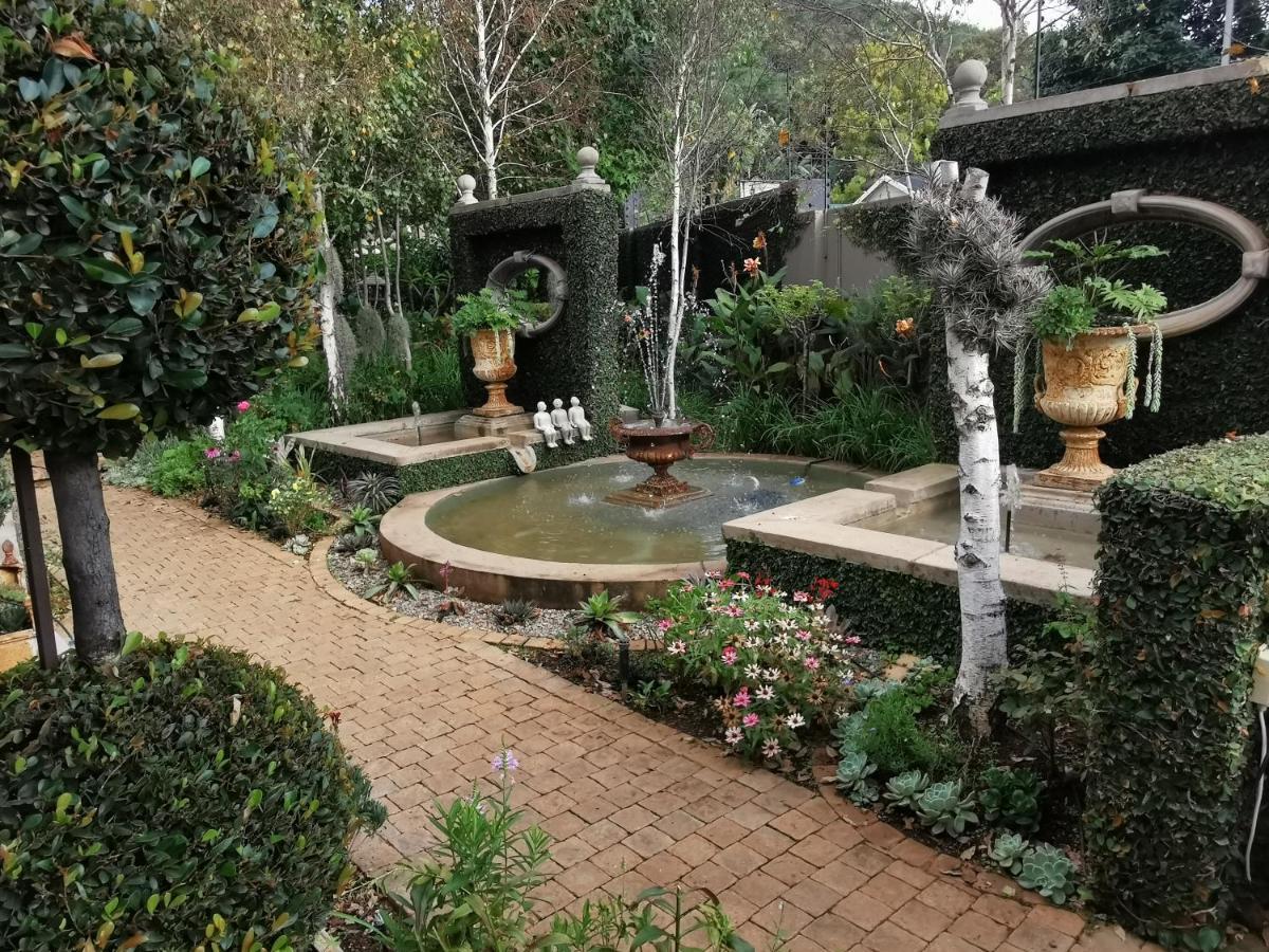 At 98 On Lynburn Guest House Pretoria-Noord Kültér fotó