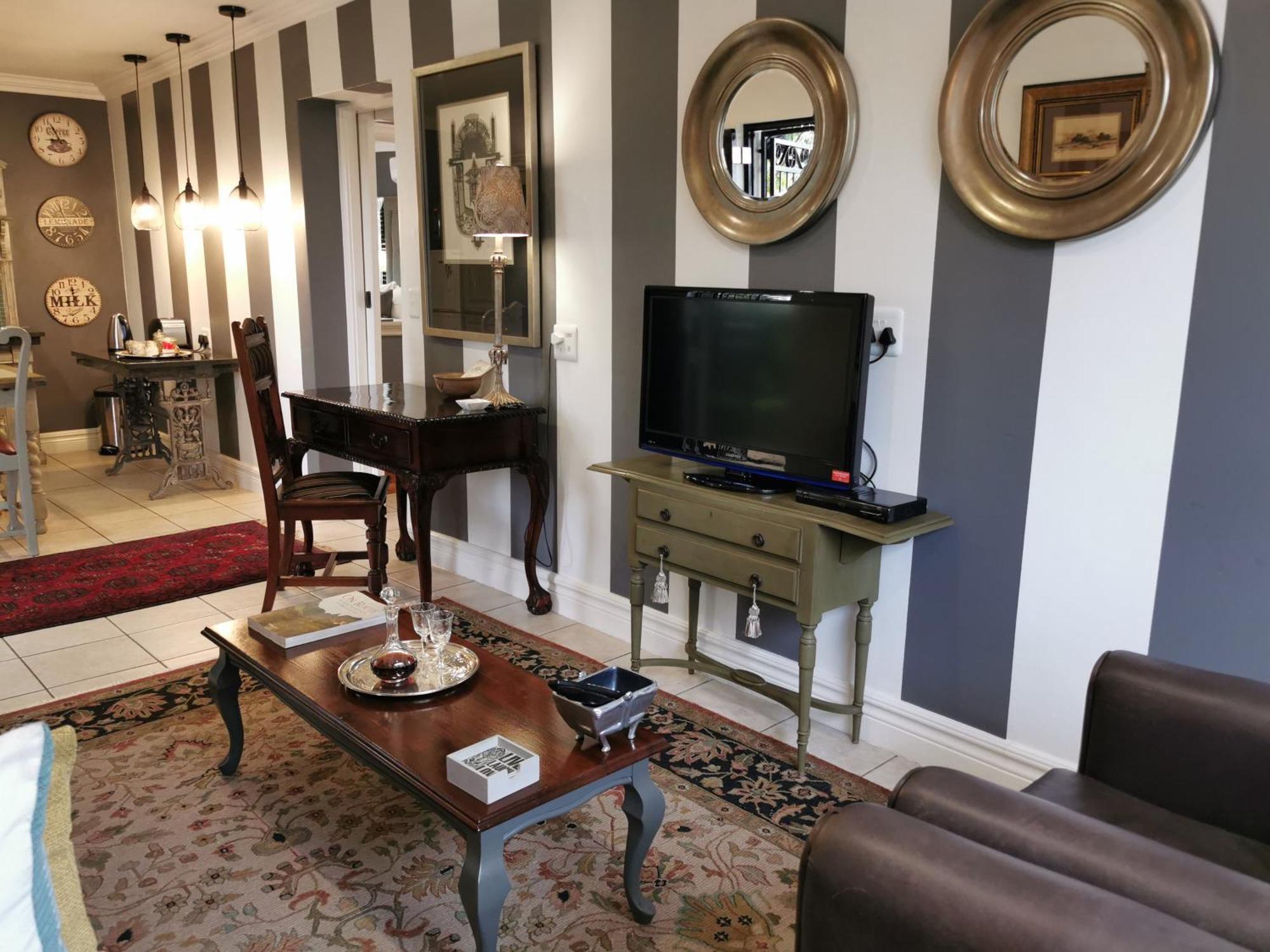 At 98 On Lynburn Guest House Pretoria-Noord Szoba fotó