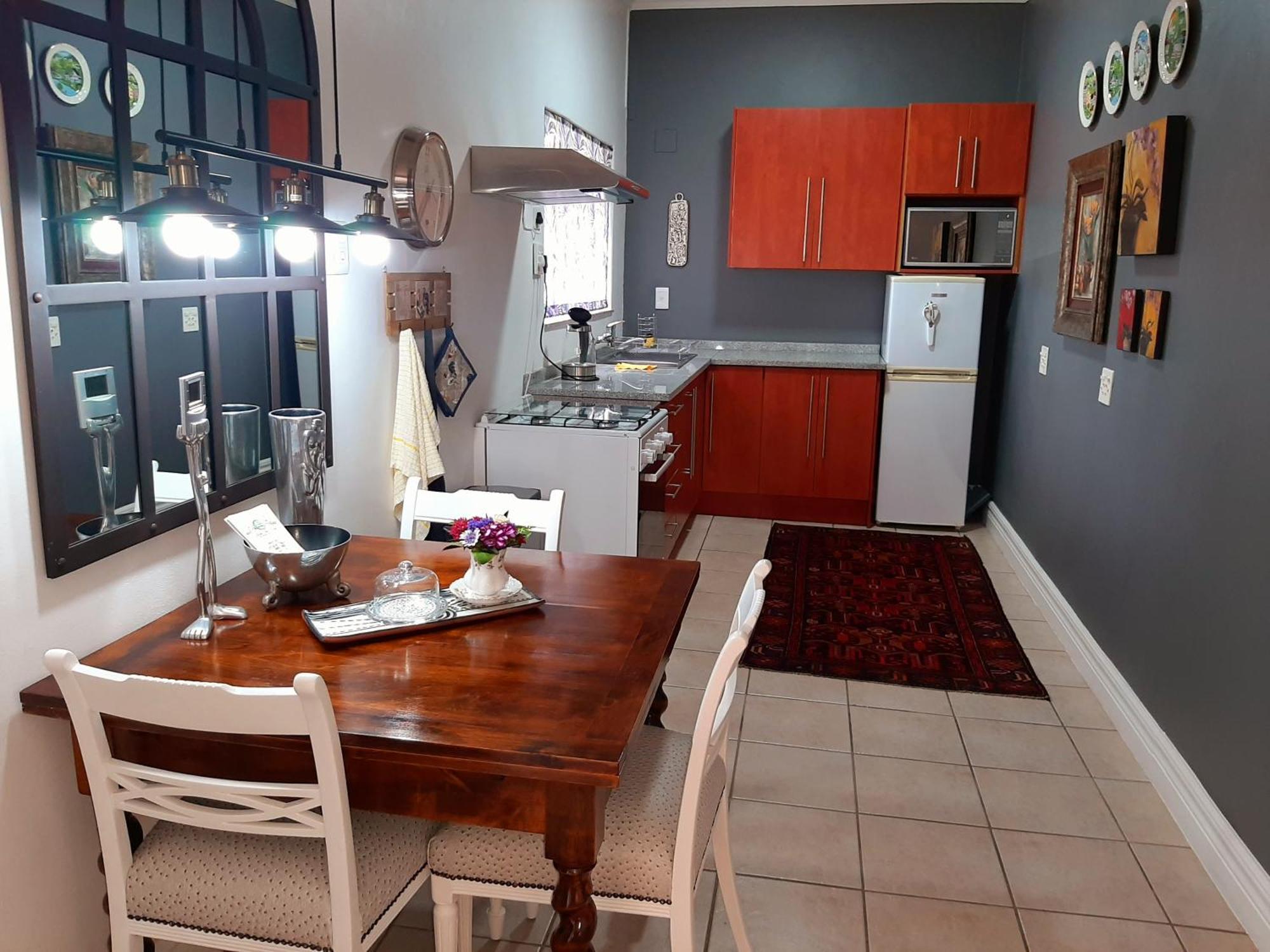 At 98 On Lynburn Guest House Pretoria-Noord Szoba fotó