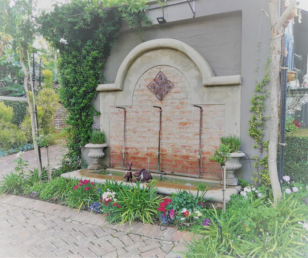 At 98 On Lynburn Guest House Pretoria-Noord Kültér fotó