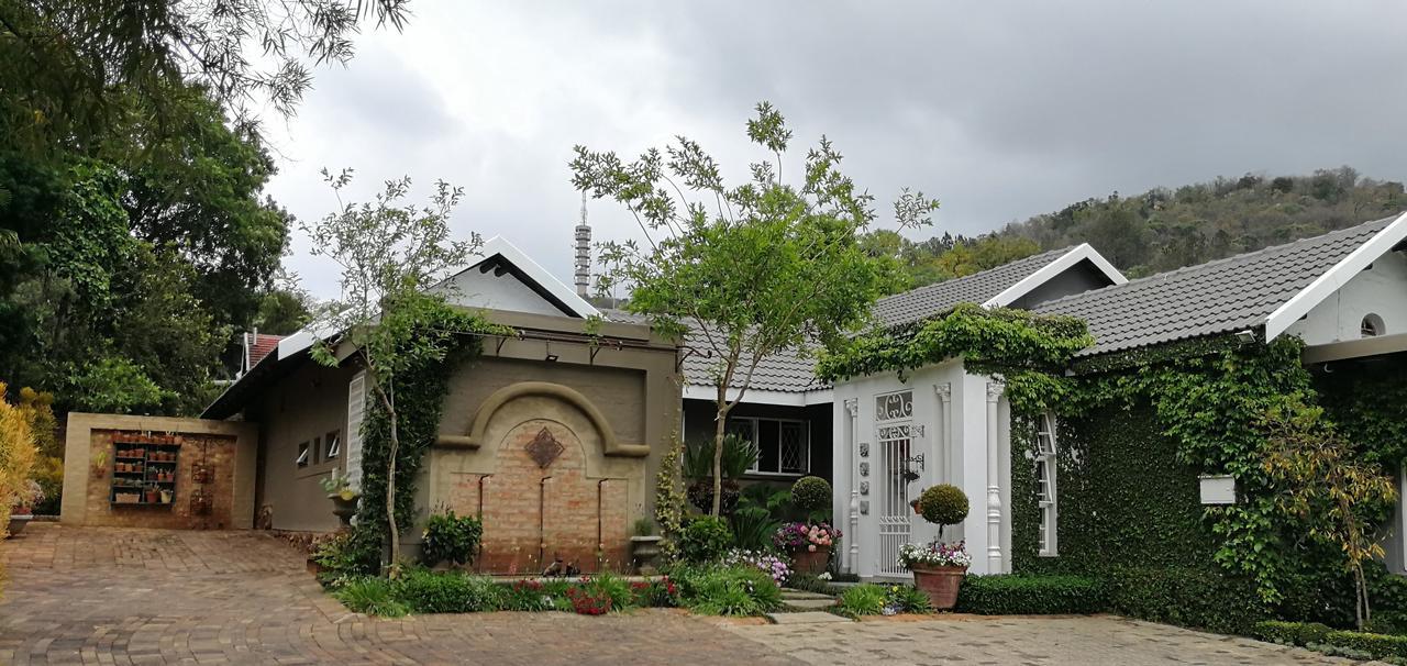 At 98 On Lynburn Guest House Pretoria-Noord Kültér fotó