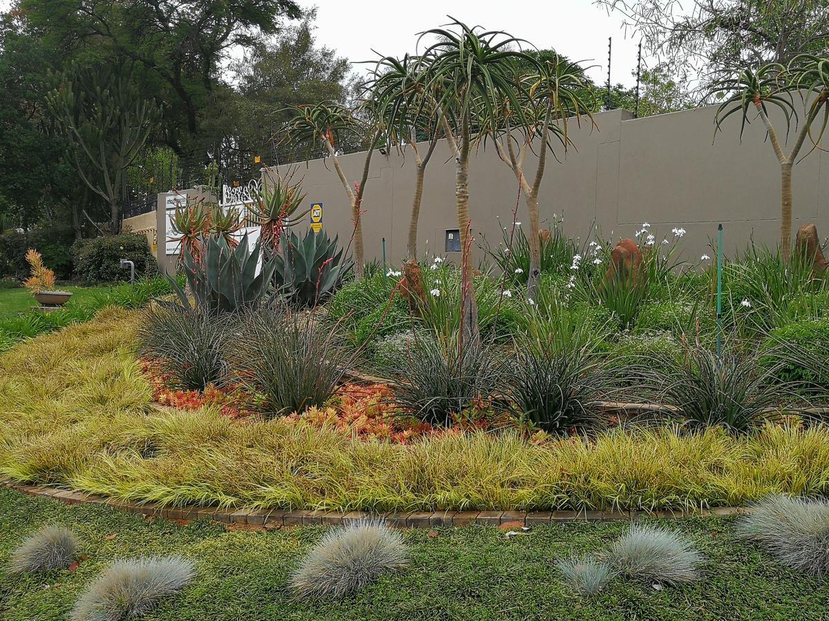At 98 On Lynburn Guest House Pretoria-Noord Kültér fotó